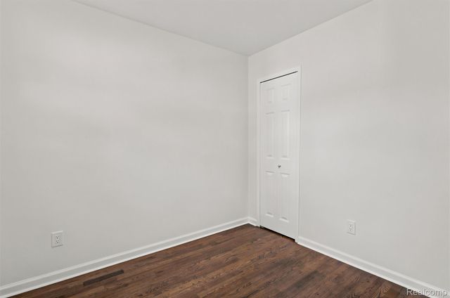 19597 Stafford Street, Clinton Charter Township, MI 48035