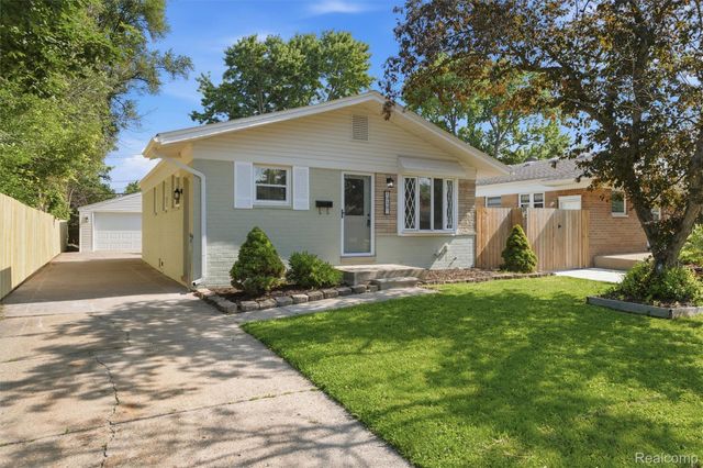 19597 Stafford Street, Clinton Charter Township, MI 48035