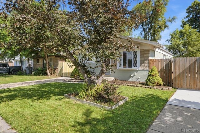 19597 Stafford Street, Clinton Charter Township, MI 48035