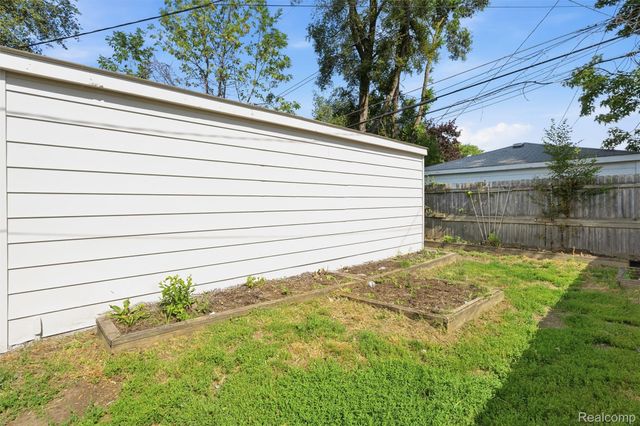 19597 Stafford Street, Clinton Charter Township, MI 48035