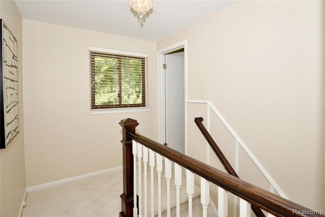 142 E Hickory Grove Road 3, Bloomfield Hills, MI 48304