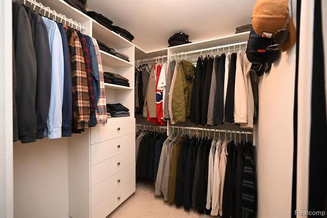 142 E Hickory Grove Road 3, Bloomfield Hills, MI 48304