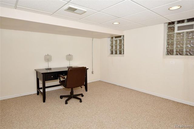 142 E Hickory Grove Road 3, Bloomfield Hills, MI 48304