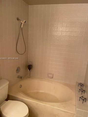 3532 Emerald Oaks Dr 2706, Hollywood, FL 33021