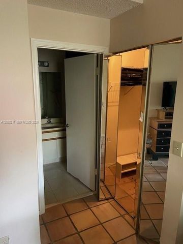 3532 Emerald Oaks Dr 2706, Hollywood, FL 33021