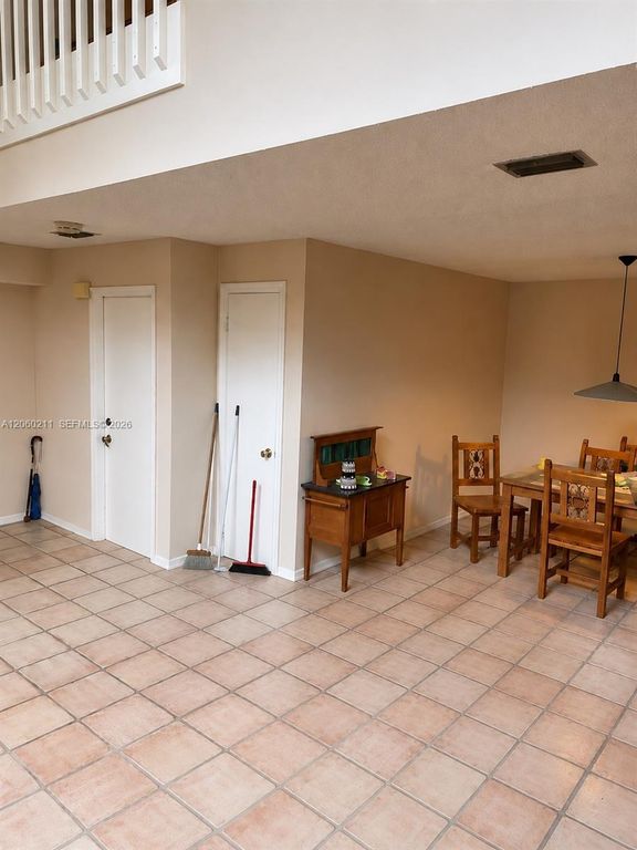 3532 Emerald Oaks Dr 2706, Hollywood, FL 33021