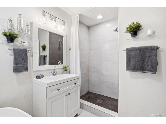 2195 Crabtree Dr, Greenwood Village, CO 80121