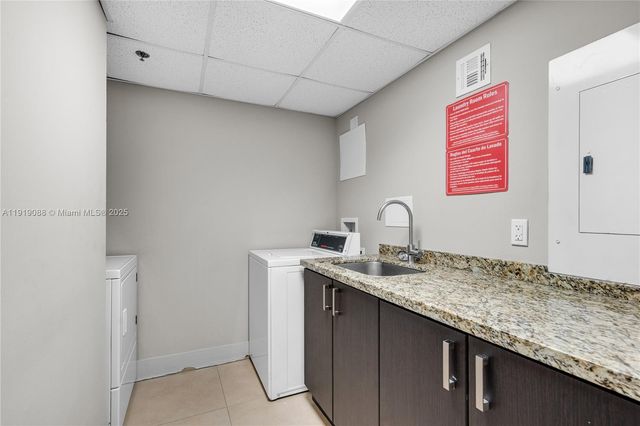 1420 Brickell Bay Dr 608B, Miami, FL 33131