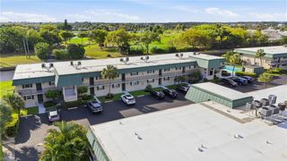 600 Valley Stream DR F9, Naples, FL 34113