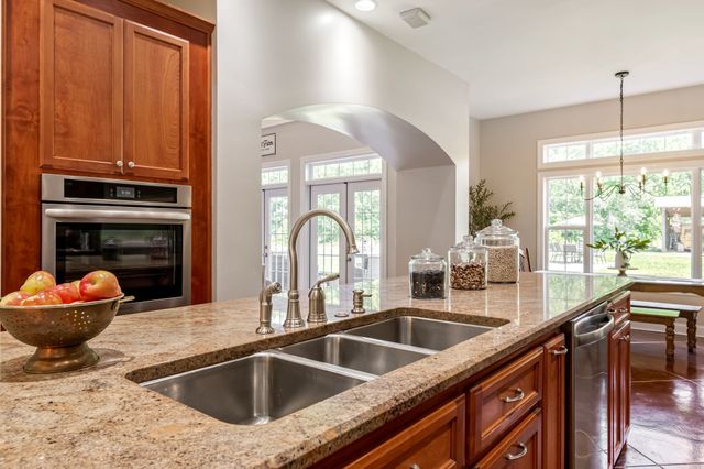 144 Abberly Ln, Hohenwald, TN 38462