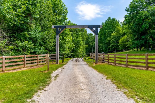 144 Abberly Ln, Hohenwald, TN 38462