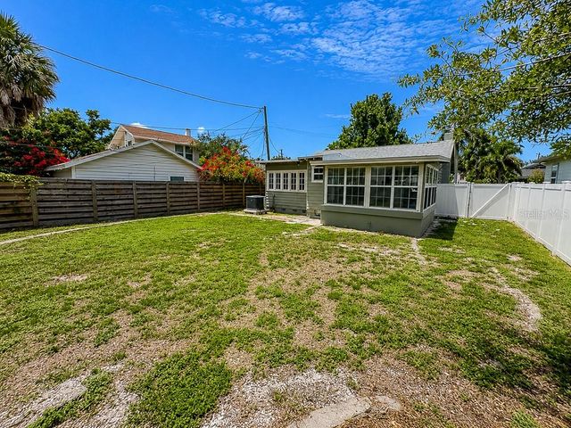 2244 4TH AVENUE N, St Petersburg, FL 33713