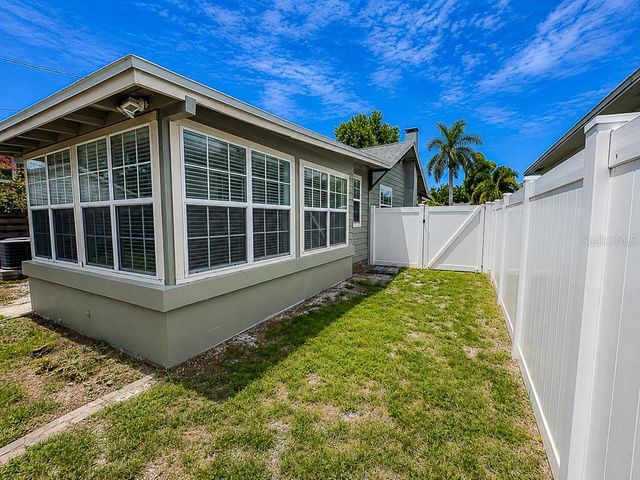 2244 4TH AVENUE N, St Petersburg, FL 33713