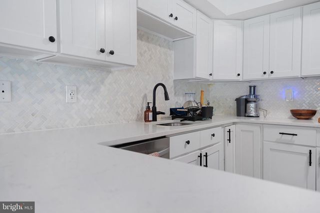 48 HIGH MEADOWS DR, Sicklerville, NJ 08081