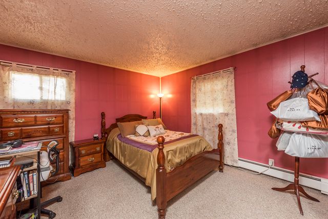 2109 W Pacific Avenue, Waukegan, IL 60085