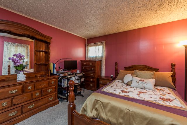 2109 W Pacific Avenue, Waukegan, IL 60085