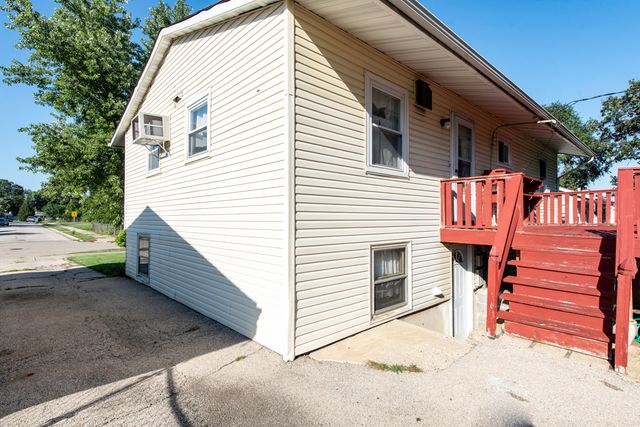 2109 W Pacific Avenue, Waukegan, IL 60085
