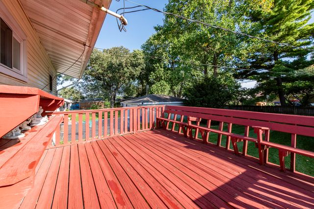 2109 W Pacific Avenue, Waukegan, IL 60085