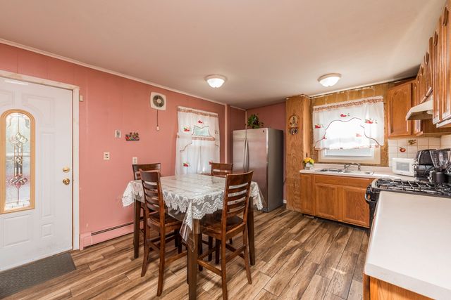 2109 W Pacific Avenue, Waukegan, IL 60085