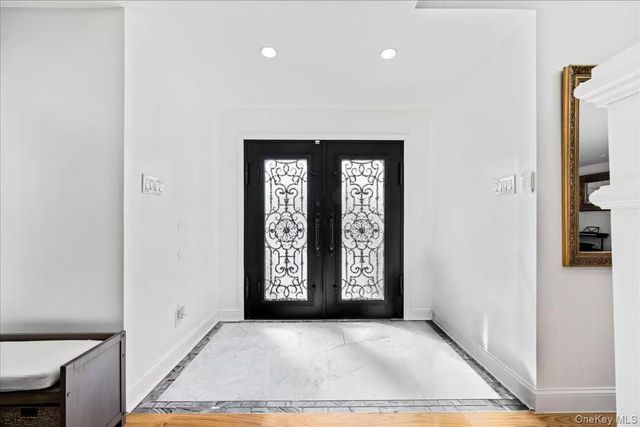 642 Lenore Lane, Elmont, NY 11003