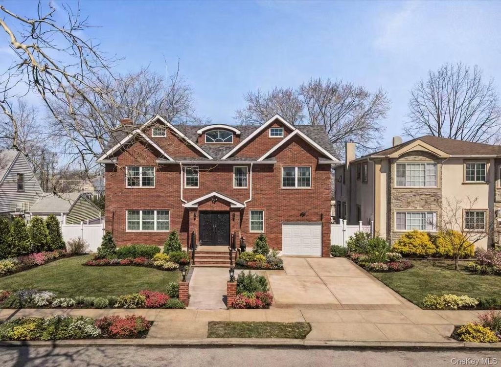 642 Lenore Lane, Elmont, NY 11003