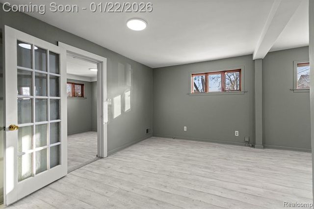 5903 N Silvery Lane, Dearborn Heights, MI 48127