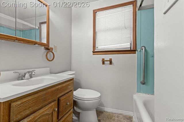 5903 N Silvery Lane, Dearborn Heights, MI 48127