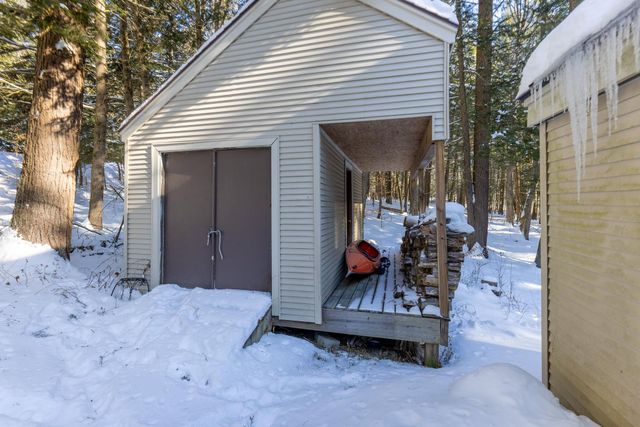 107 Jay Hill Road, Hartford, VT 05059