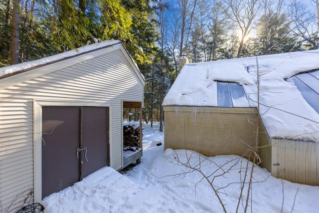 107 Jay Hill Road, Hartford, VT 05059