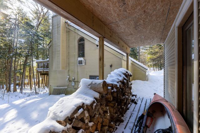 107 Jay Hill Road, Hartford, VT 05059