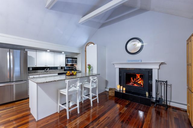 107 Jay Hill Road, Hartford, VT 05059