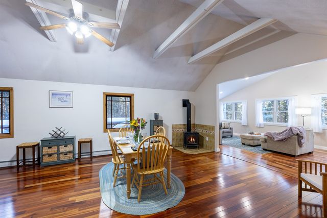 107 Jay Hill Road, Hartford, VT 05059