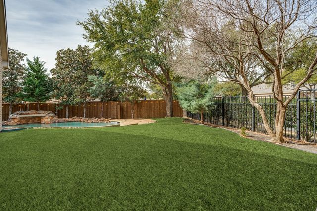 863 Falcon Trace Drive, Allen, TX 75013