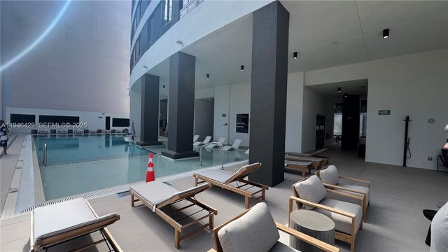 225 N Miami Ave 212, Miami, FL 33128