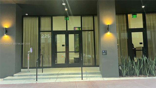 225 N Miami Ave 212, Miami, FL 33128