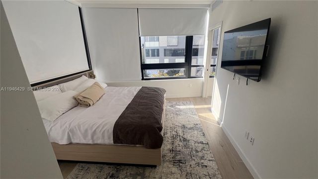 225 N Miami Ave 212, Miami, FL 33128