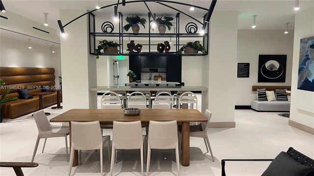 225 N Miami Ave 212, Miami, FL 33128