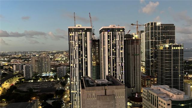 225 N Miami Ave 212, Miami, FL 33128