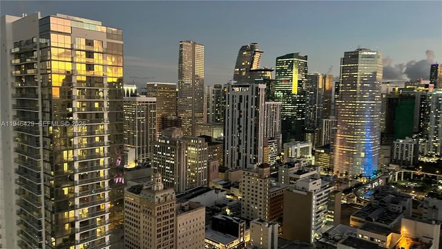 225 N Miami Ave 212, Miami, FL 33128