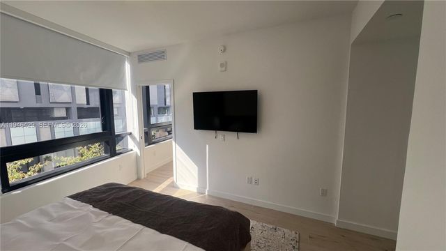 225 N Miami Ave 212, Miami, FL 33128