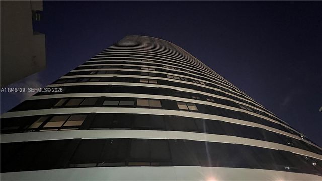 225 N Miami Ave 212, Miami, FL 33128