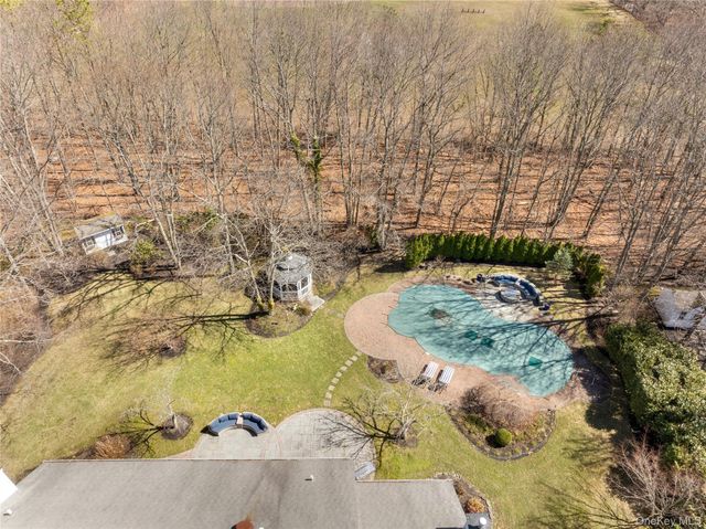 7 Framingham Lane, Shoreham, NY 11786