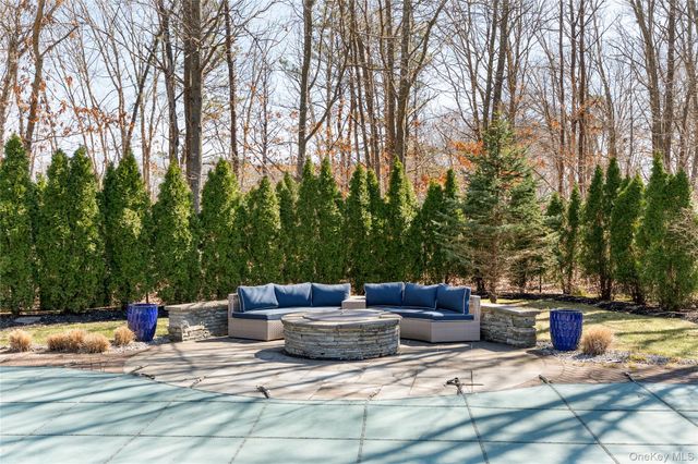 7 Framingham Lane, Shoreham, NY 11786