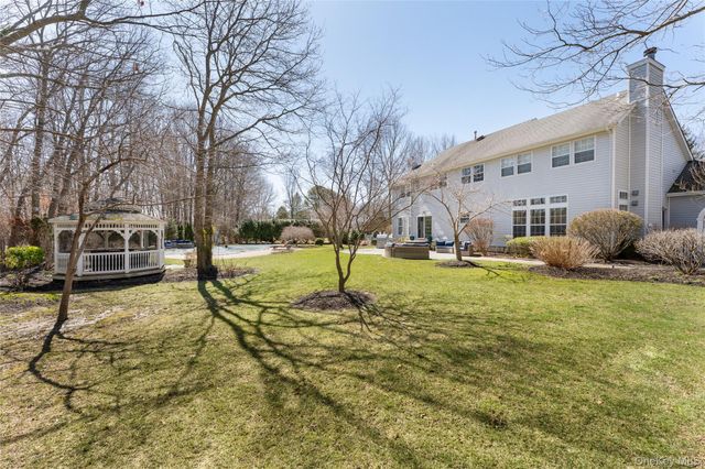 7 Framingham Lane, Shoreham, NY 11786