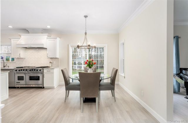 7 Framingham Lane, Shoreham, NY 11786