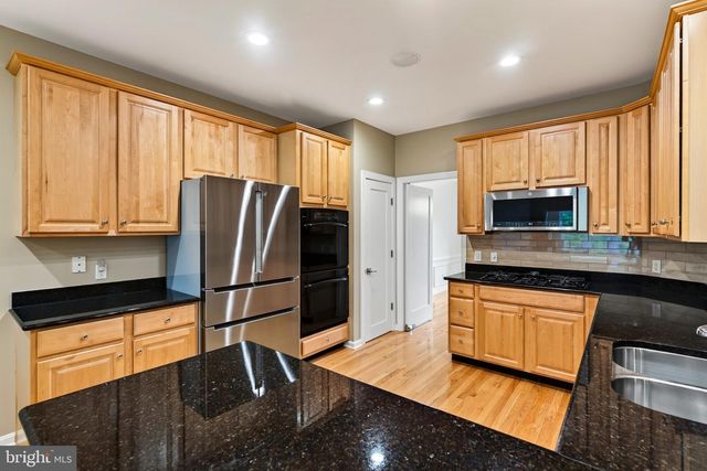 327 S CALDWELL CIR, Downingtown, PA 19335