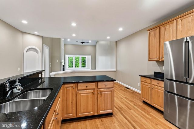 327 S CALDWELL CIR, Downingtown, PA 19335
