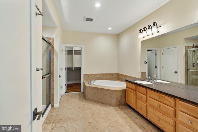 327 S CALDWELL CIR, Downingtown, PA 19335