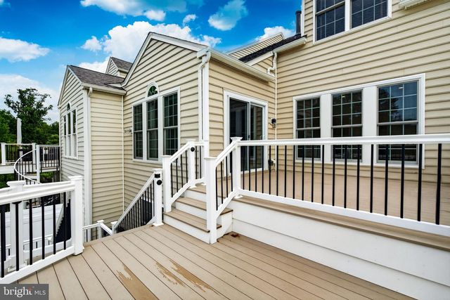 327 S CALDWELL CIR, Downingtown, PA 19335