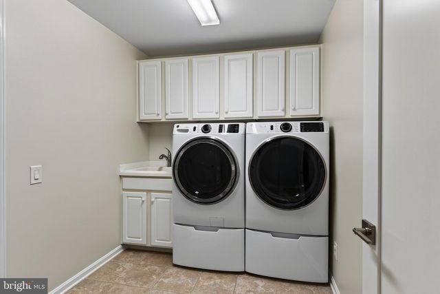 327 S CALDWELL CIR, Downingtown, PA 19335